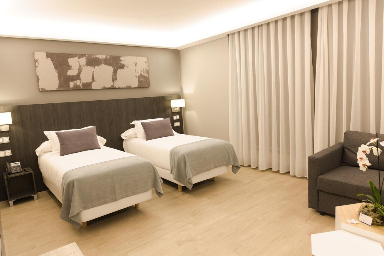 Hotel Cruz De La Victoria El Berron ภายนอก รูปภาพ