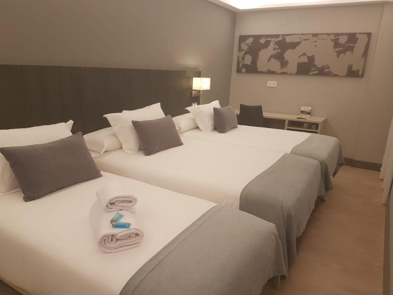 Hotel Cruz De La Victoria El Berron ภายนอก รูปภาพ